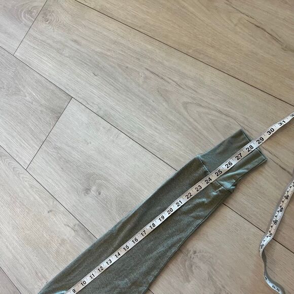 Vuori womens long sleeve top size L - Picture 4 of 7